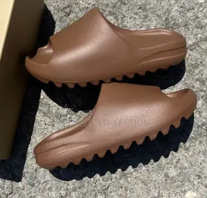 Adidas Yeezy Slides