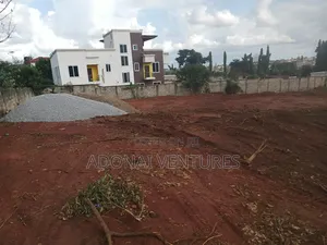 One Plot of Land for Sale in Danyame