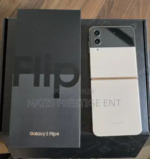 New Samsung Galaxy Z Flip4 128 GB White