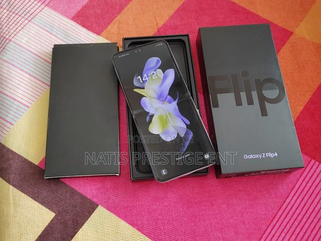 New Samsung Galaxy Z Flip4 512 GB Black