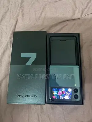 New Samsung Galaxy Z Flip 3 128 GB