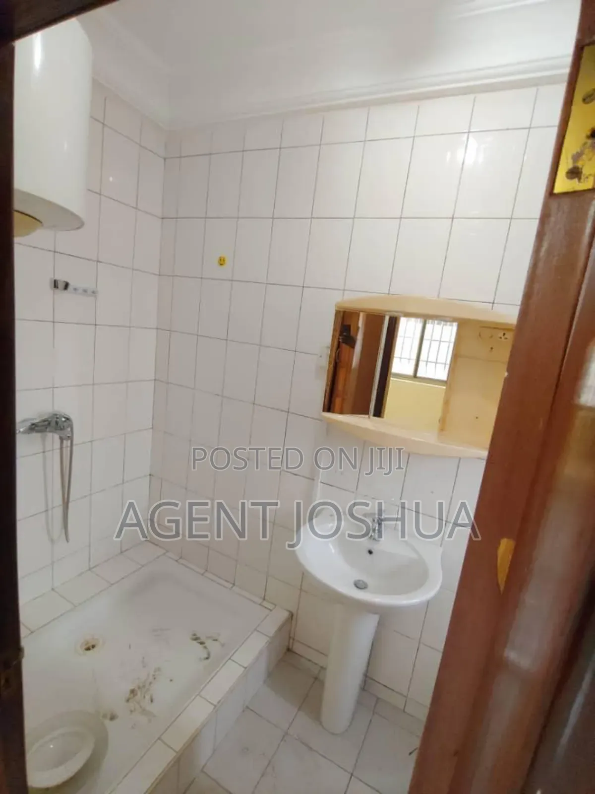 3bdrm House in Manet Viile Estate, Airport Residential Area for sale