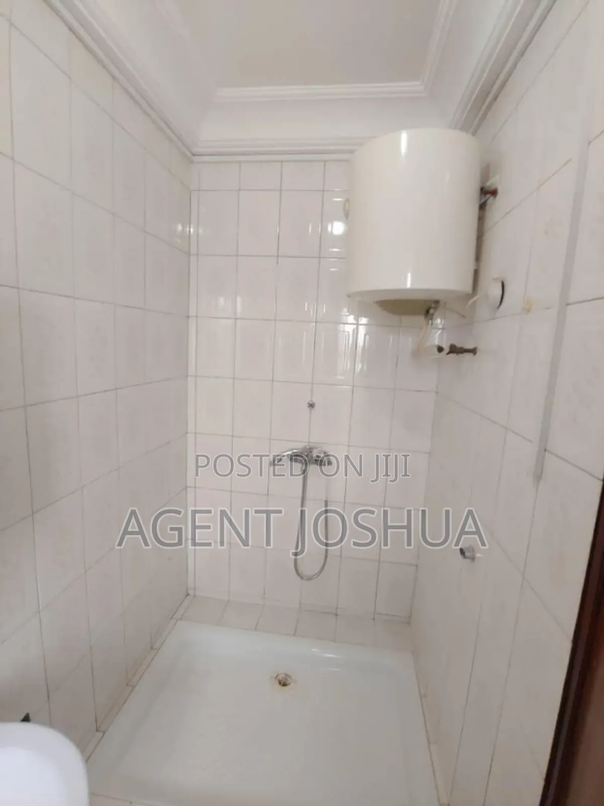 3bdrm House in Manet Viile Estate, Airport Residential Area for sale