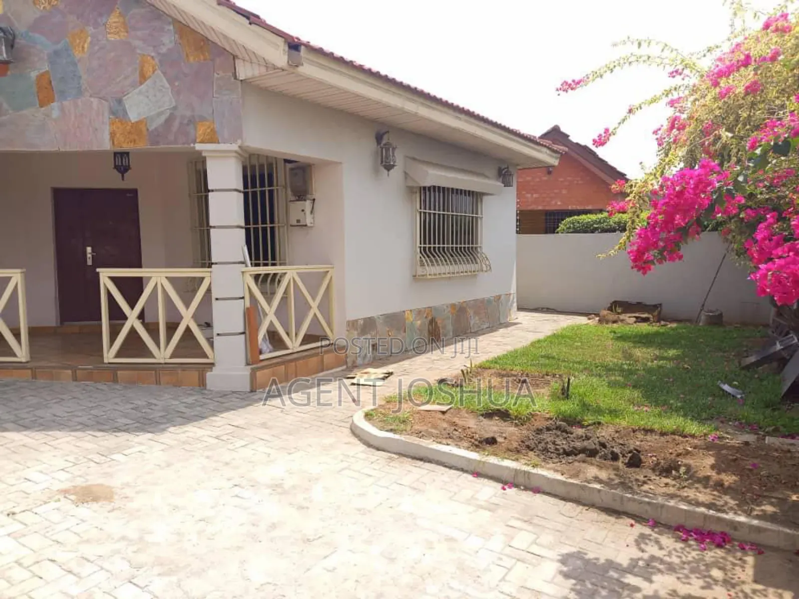 3bdrm House in Manet Viile Estate, Airport Residential Area for sale