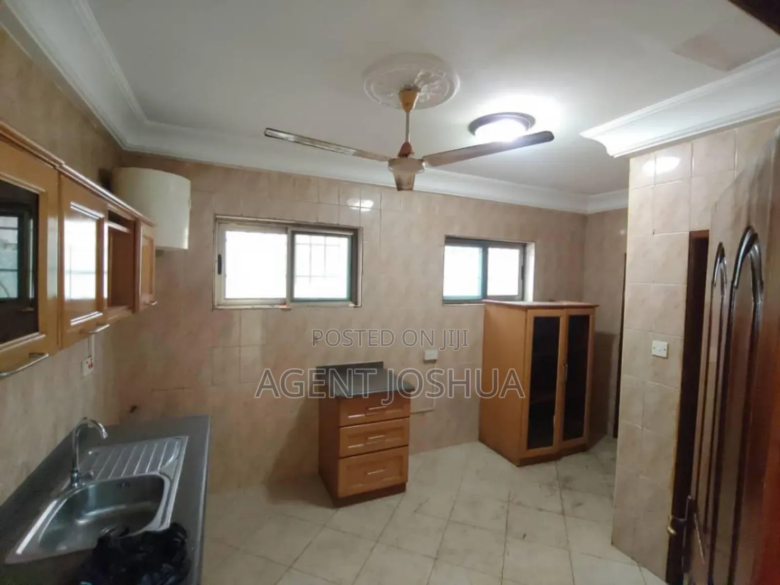 3bdrm House in Manet Viile Estate, Airport Residential Area for sale