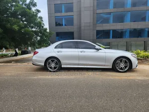 Mercedes-Benz E300 4Matic AWD Sedan (2.0L 4cyl 9A) 2017 Silver