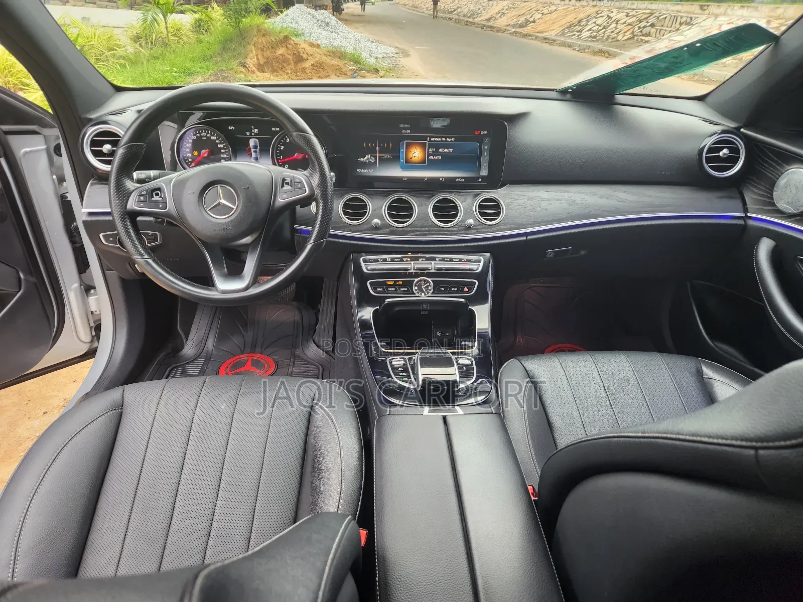 Mercedes-Benz E300 4Matic AWD Sedan (2.0L 4cyl 9A) 2017 Silver