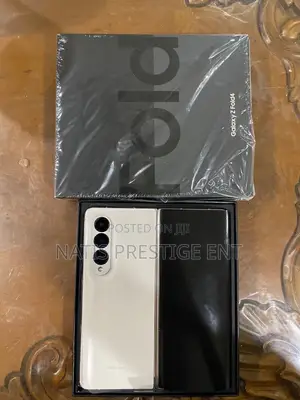 New Samsung Galaxy Z Fold4 256 GB Gold