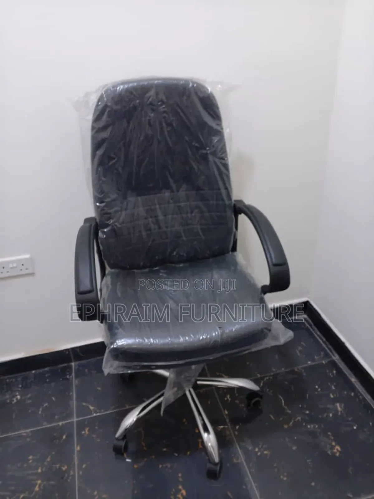 Swevil Managers Chair