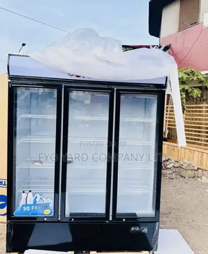 Pearl 950 Liters 3 Doors Display Fridge / Beverage Cooler