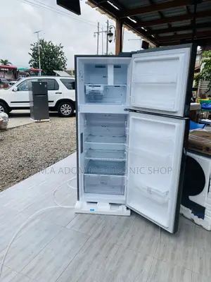 Long Lasting LG 315L Double Door Electric Fridge GN-B312PLGB