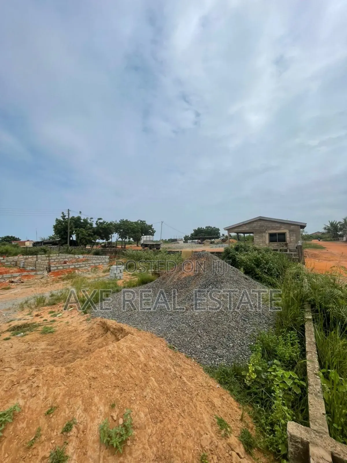 Few Demarcated Half Plot Offers at Tema Community 25