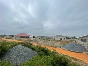 Get Half Plot // Developed Location - Tema Community 25