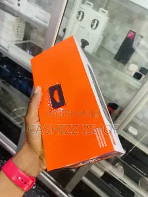 JBL Charge 5,
