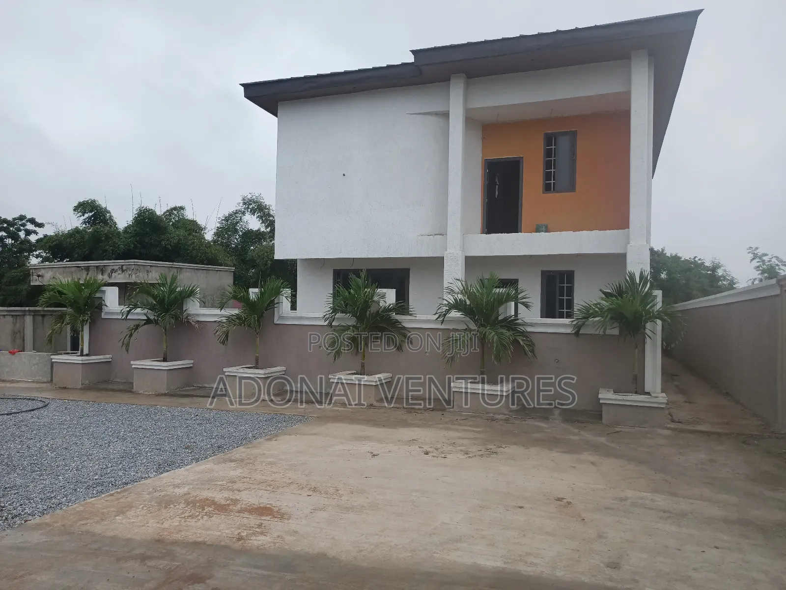 3bdrm House in Kwadaso Hilltop, Kumasi Metropolitan for sale