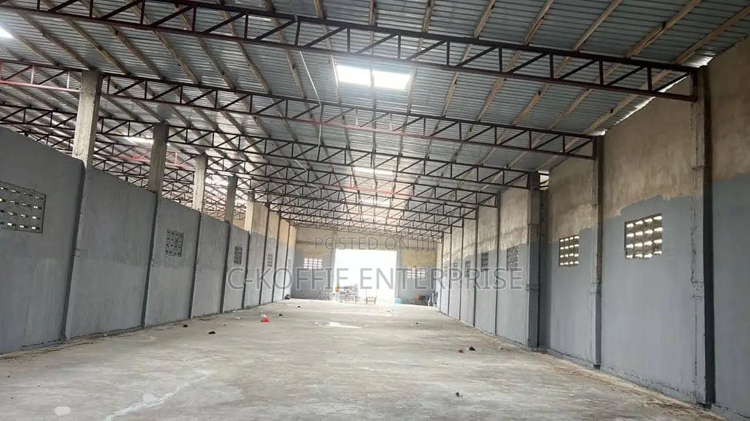 700sqm Tema- Valco Roundabout for Rent