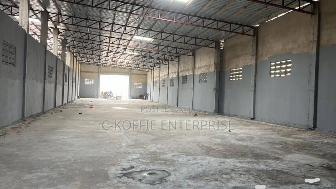 700sqm Tema- Valco Roundabout for Rent