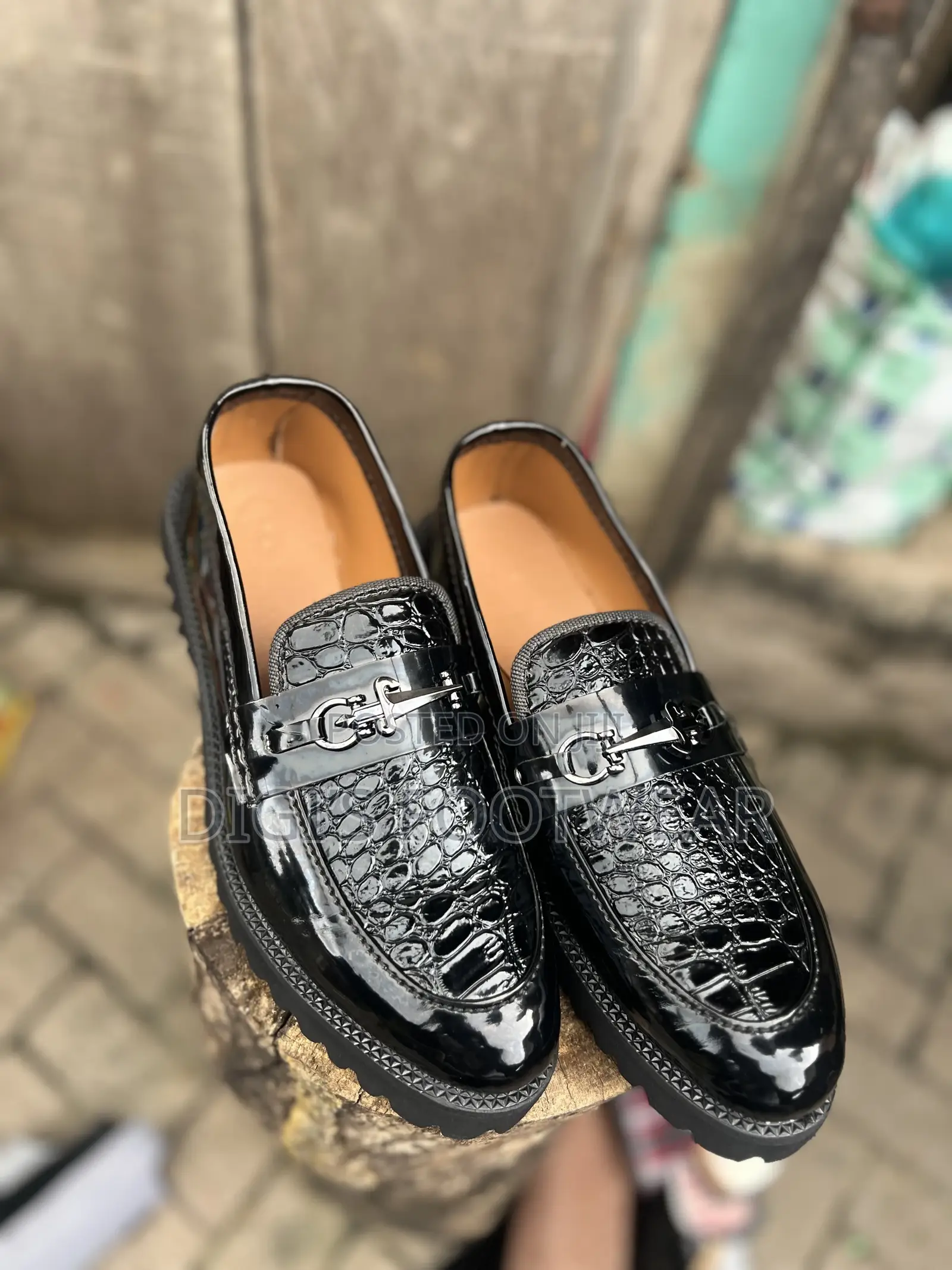 Croc Mirror Shoe