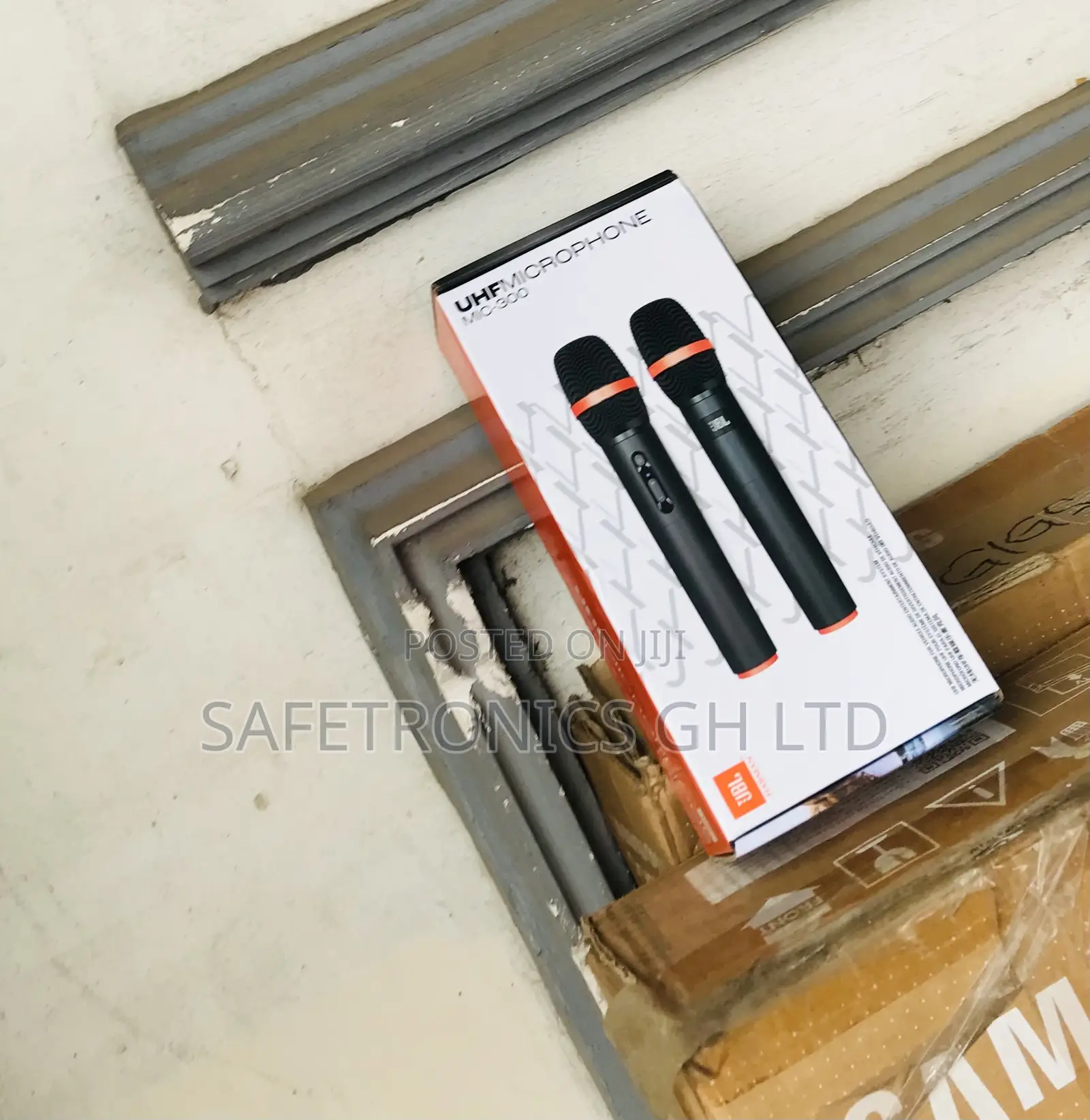 ! Brand New 2 Set UHF JBL Microphone 