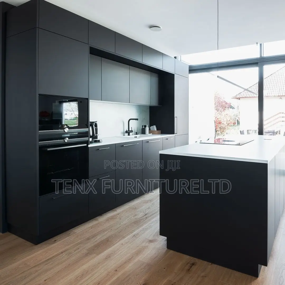 Kitchen Cabinet With Island (Heartin)