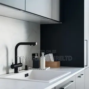 Kitchen Cabinet With Island (Heartin)