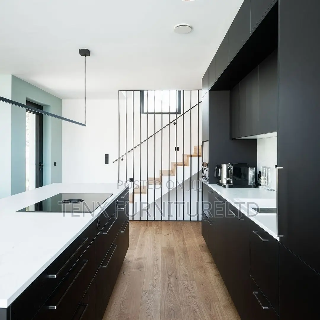 Kitchen Cabinet With Island (Heartin)