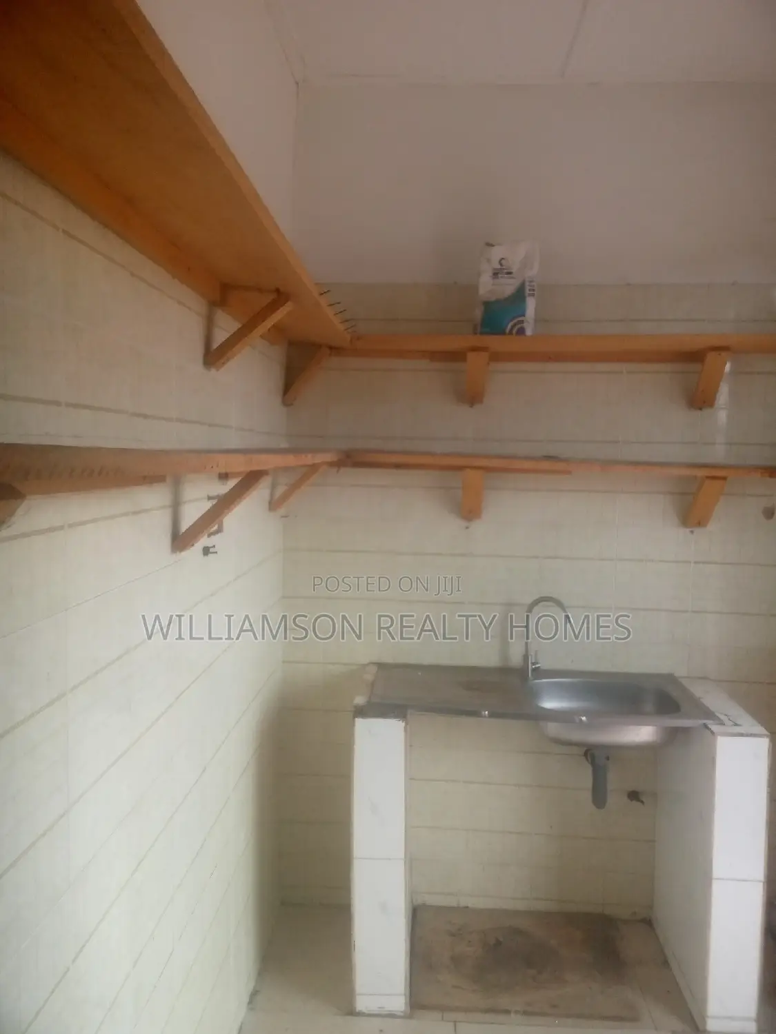 1bdrm Apartment in Hfc Estate Area, Spintex for rent