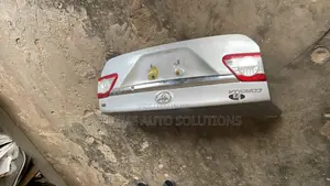 Toyota Corolla 2011 Trunk