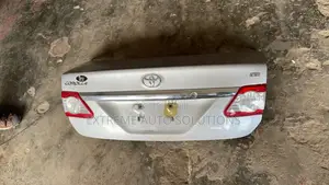 Toyota Corolla 2011 Trunk