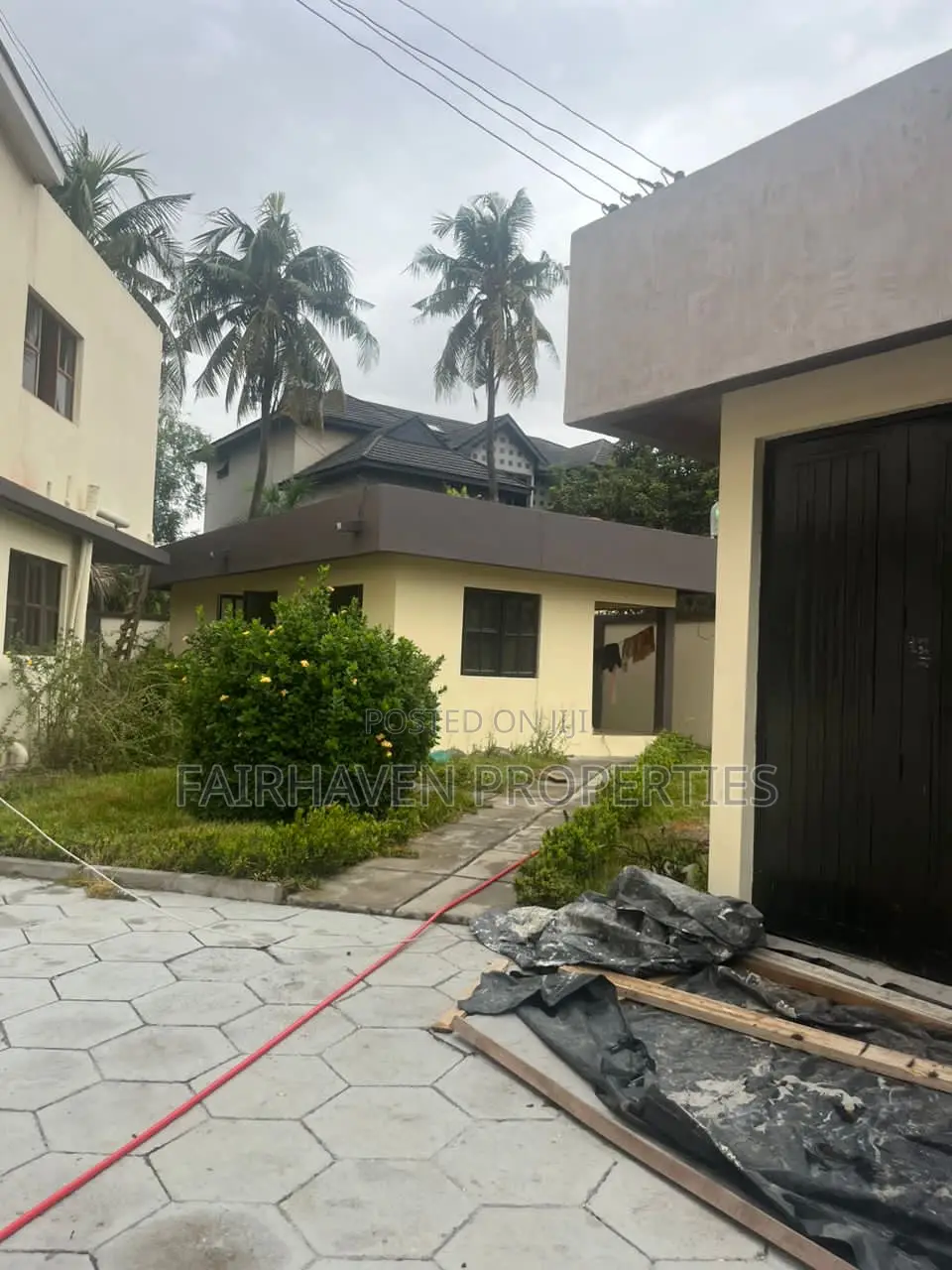 7bdrm House in Fairhaven, Cantonments for rent