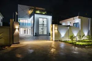 4bdrm Penthouse in East Legon for sale