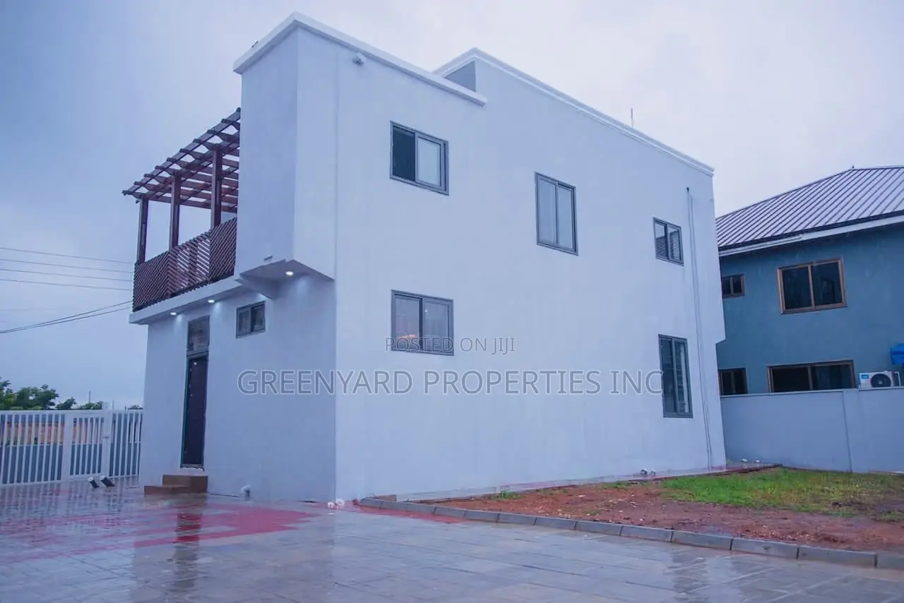 4bdrm Duplex in Oyarifa for sale
