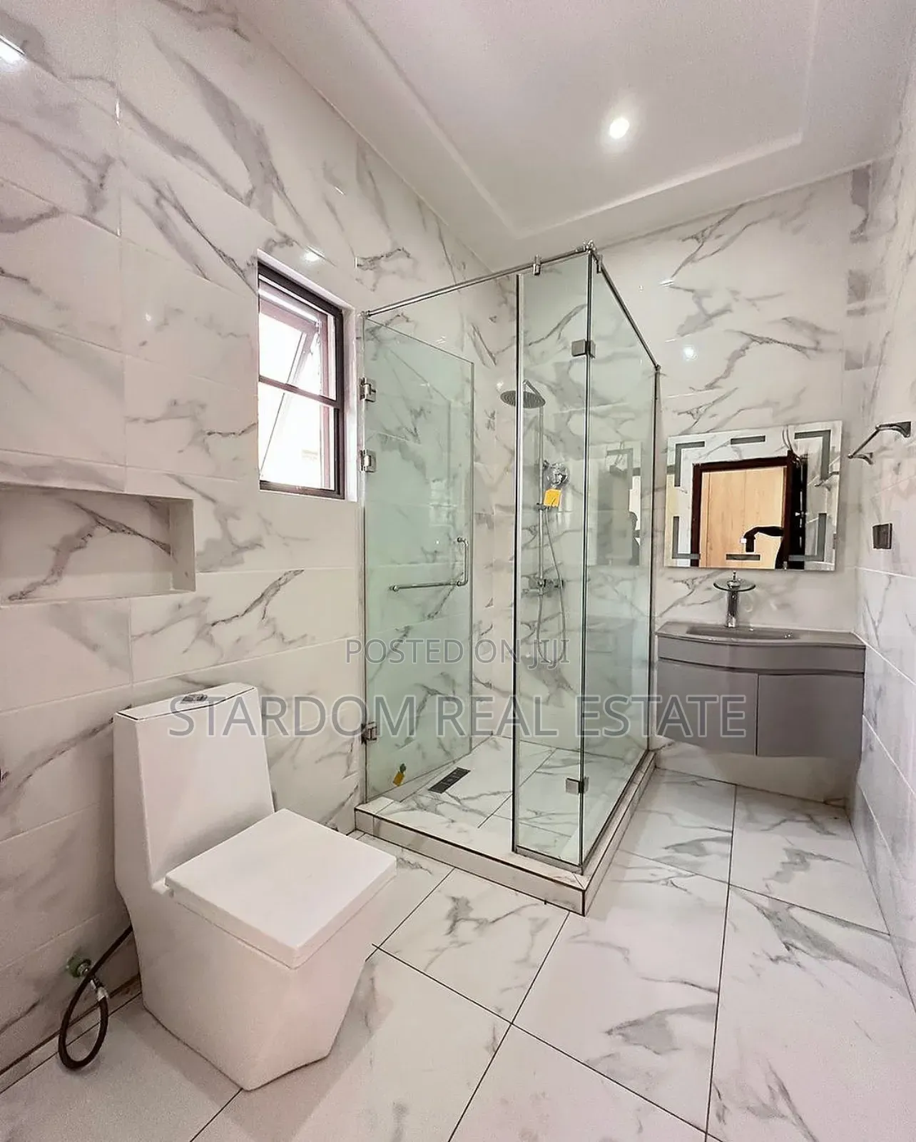 4bdrm Mansion in East Legon for sale