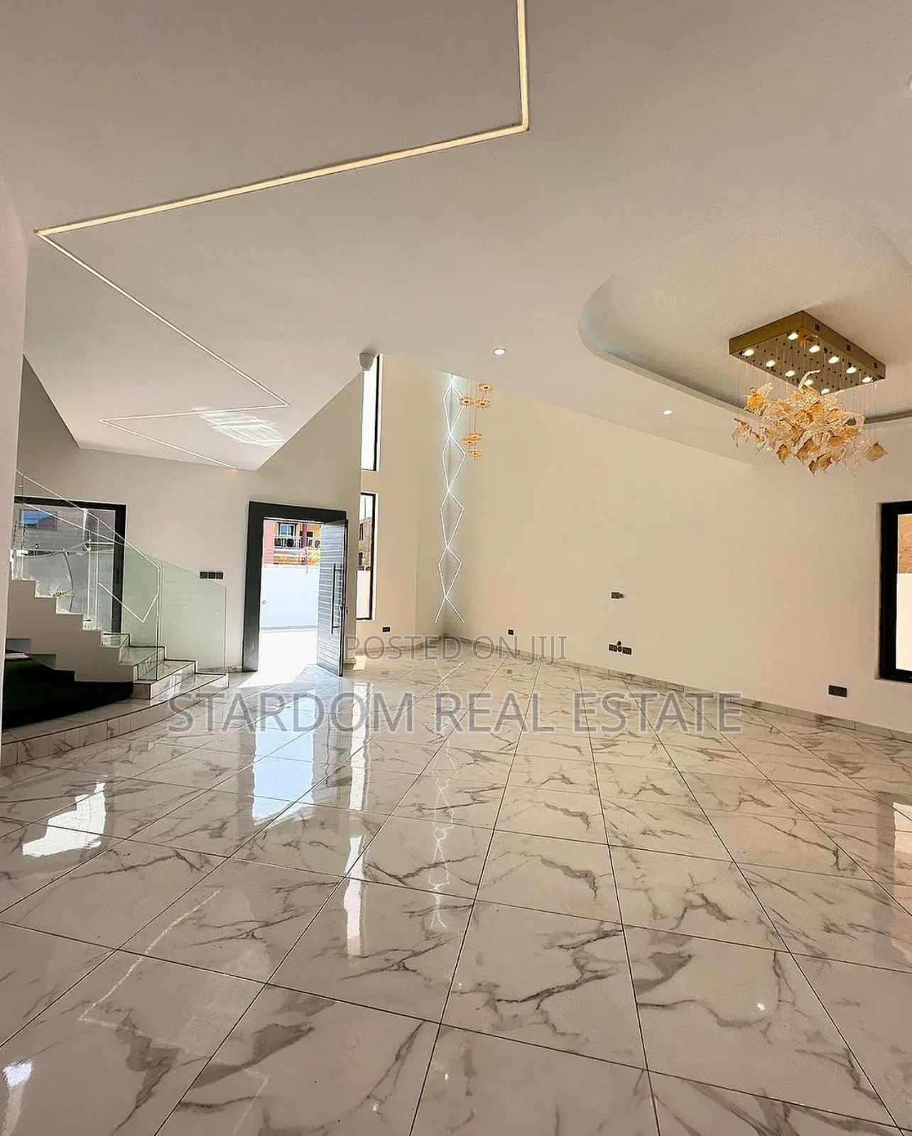 4bdrm Mansion in East Legon for sale