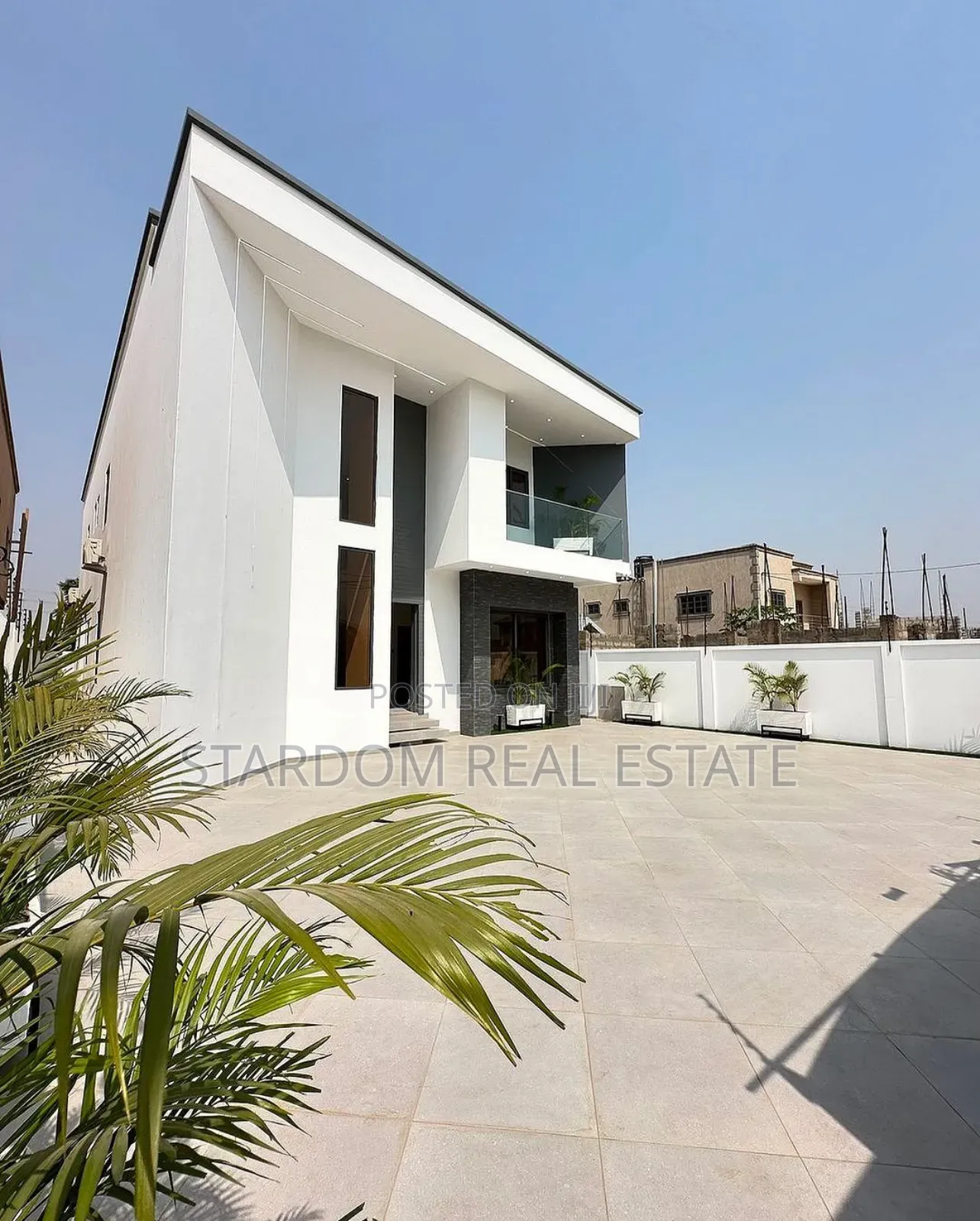 4bdrm Mansion in East Legon for sale