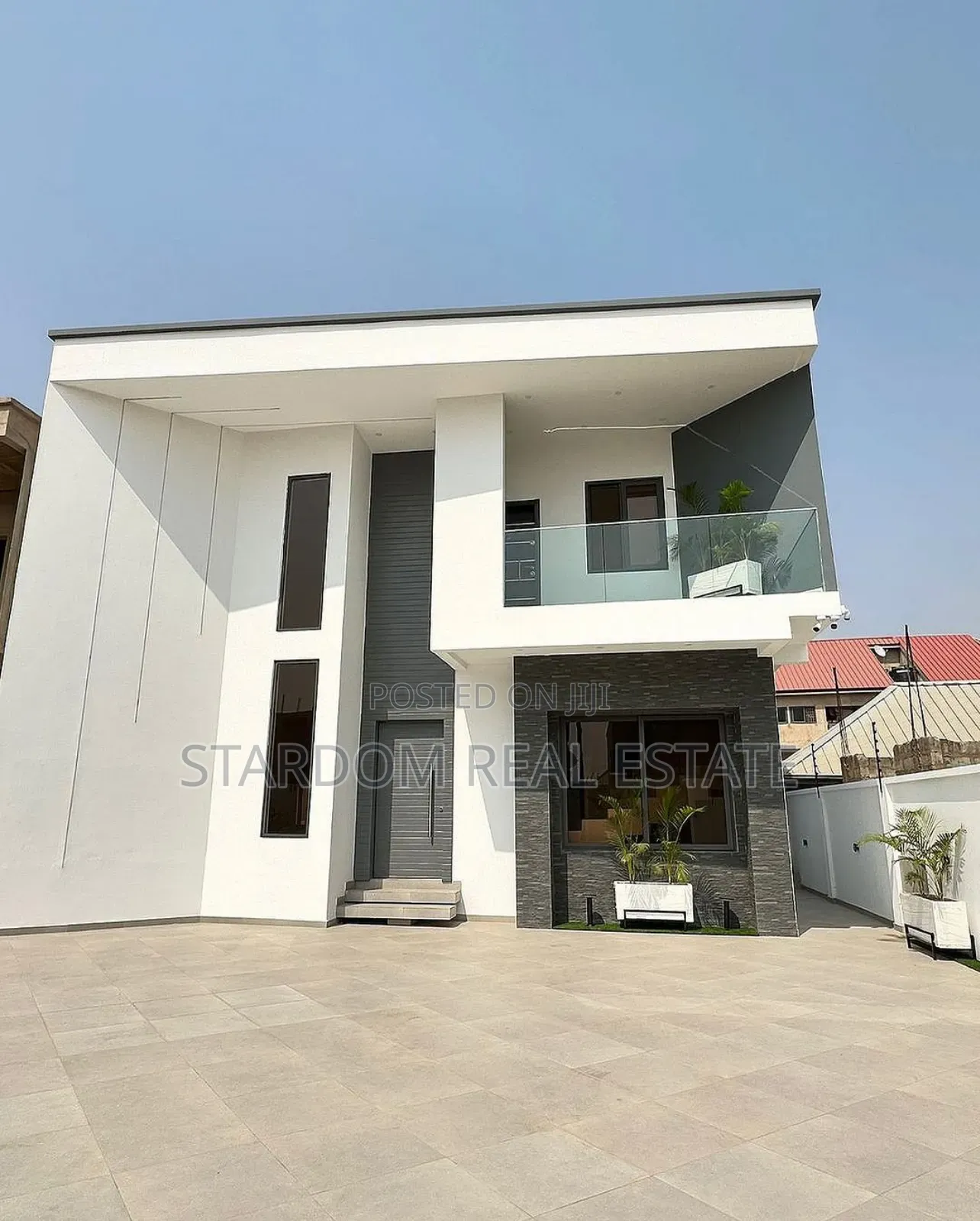 4bdrm Mansion in East Legon for sale