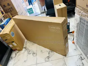 Uhd Smart 55”Cu8000 Samsung Black.