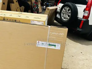 UHD Smart Samsung 65cu8000 Slim Television