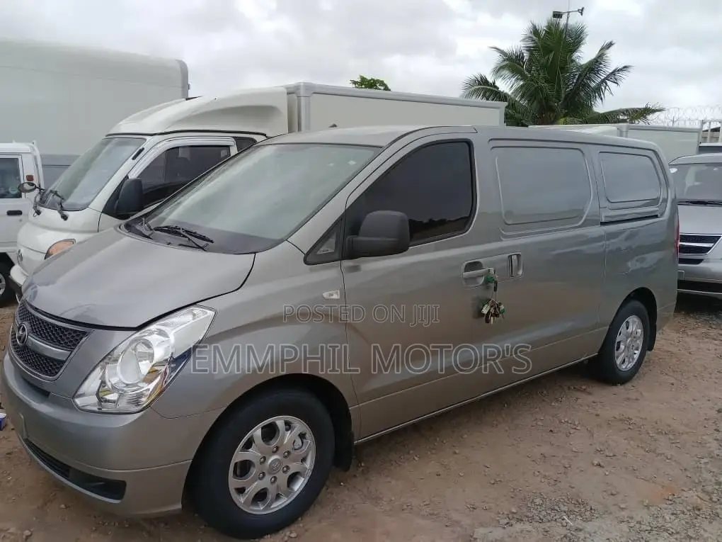 Hyundai Starex 2015 Grey