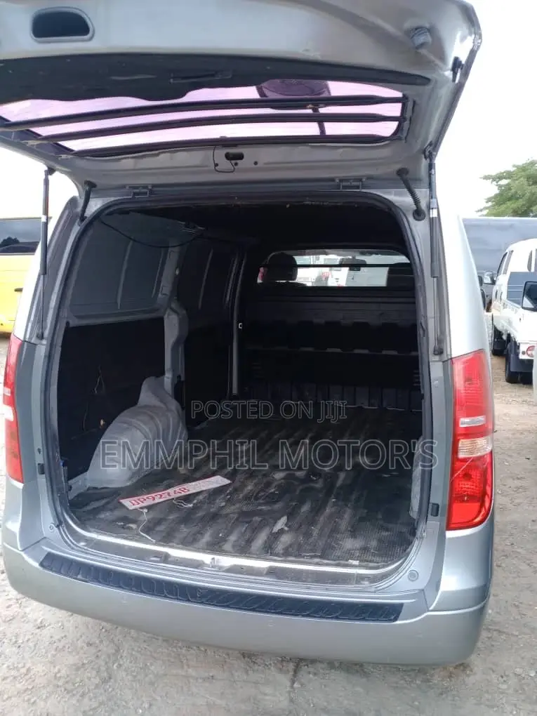 Hyundai Starex 2015 Grey