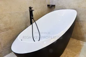 5bdrm Mansion in Kumasi for sale
