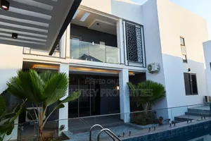 5bdrm Mansion in Kumasi for sale