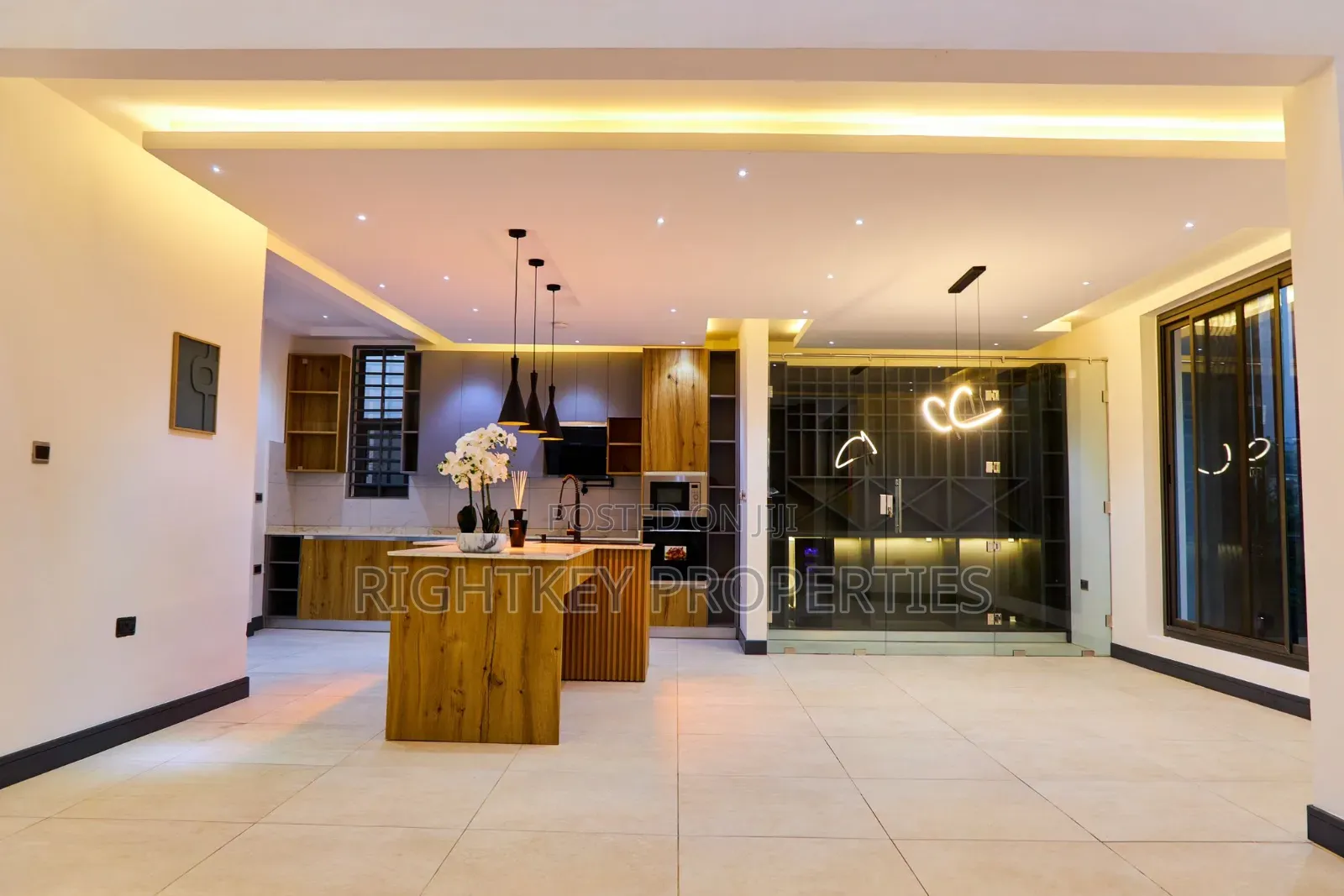 5bdrm Mansion in Kumasi for sale