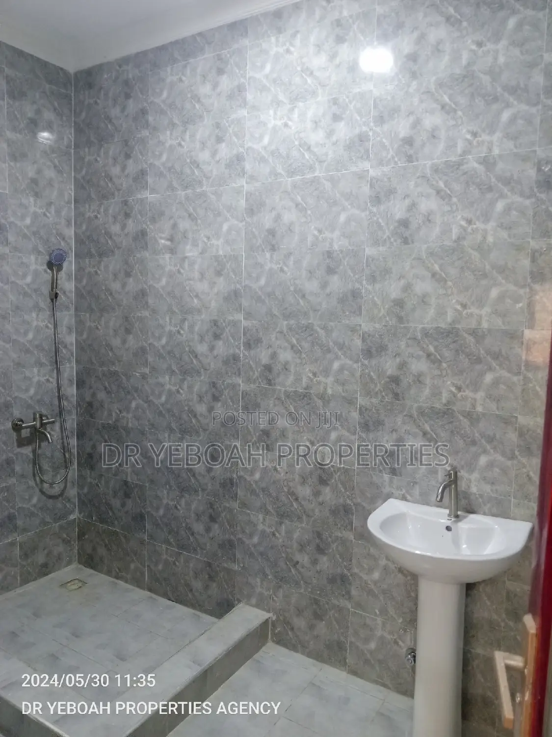3bdrm House in Spintex Manet :- 3 for sale
