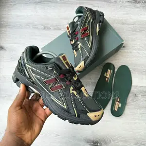 New Balance 1906
