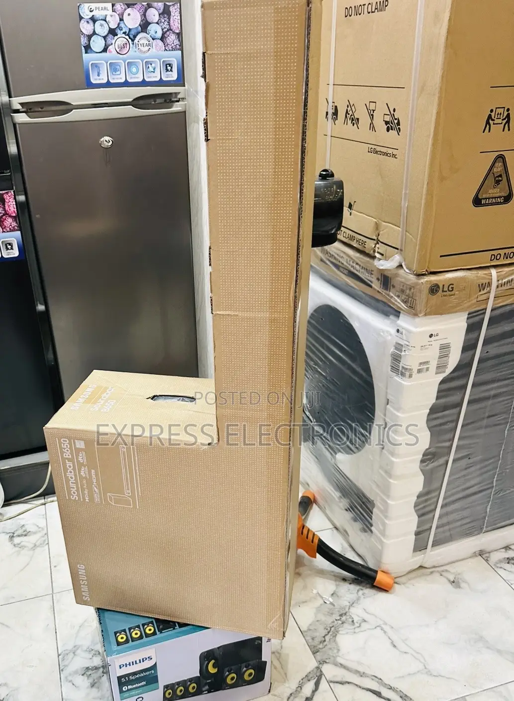Friendly Budget Soundbar With Woofer Samsung B650.