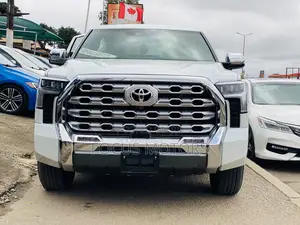 Toyota Tundra 2023 White