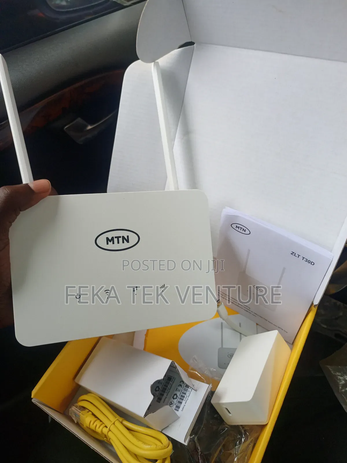 Universal Mtn 4g T30d Tourbonet Router + Type C Powerbank