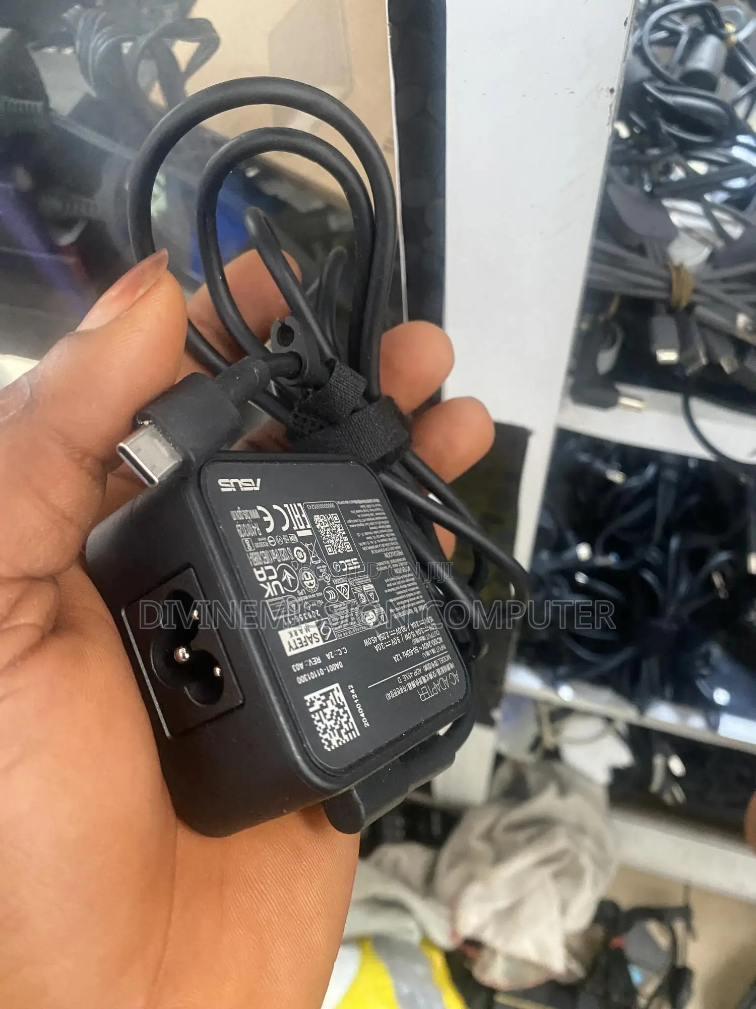 Asus Type C Adapter /Adapter 5.0v~3A,9v~3A,15v~3A,20v~2.25A