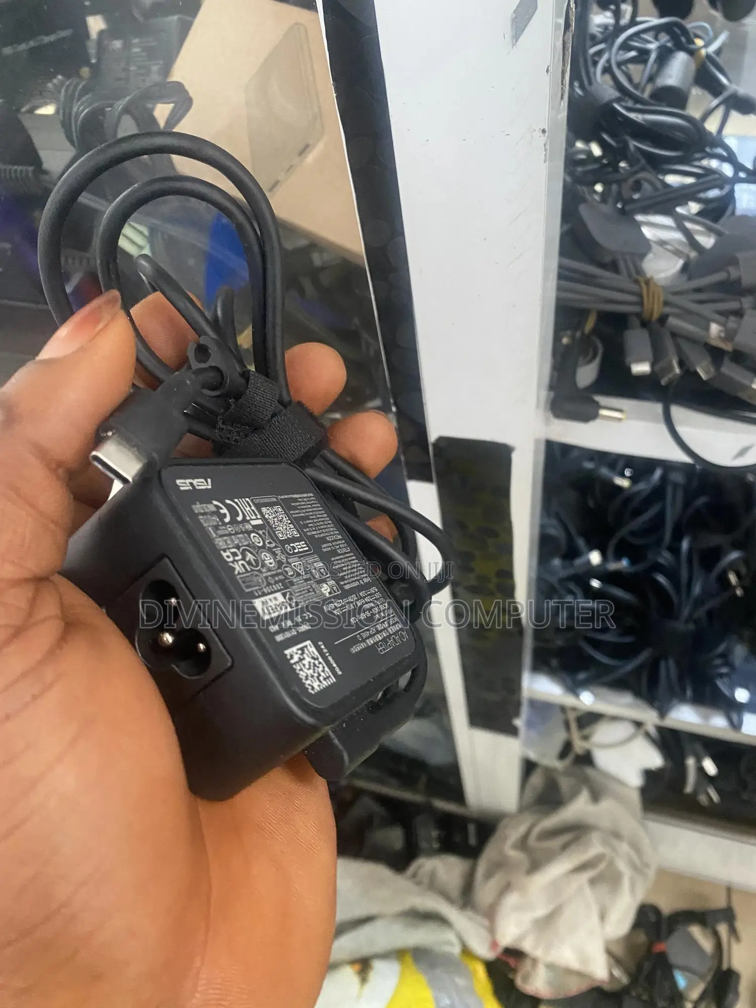 Asus Type C Adapter /Adapter 5.0v~3A,9v~3A,15v~3A,20v~2.25A